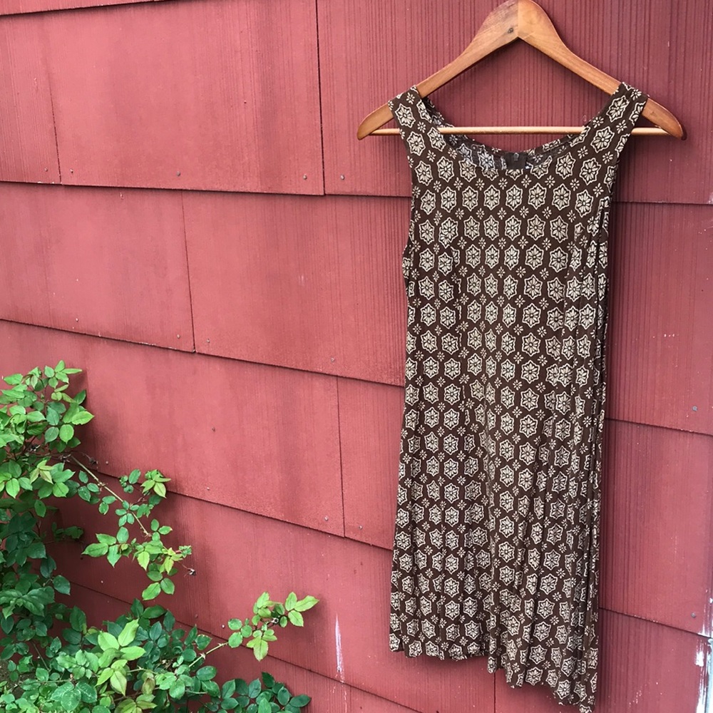 Form fitting brown Boho zip up mini dress / tunic with flower pattern